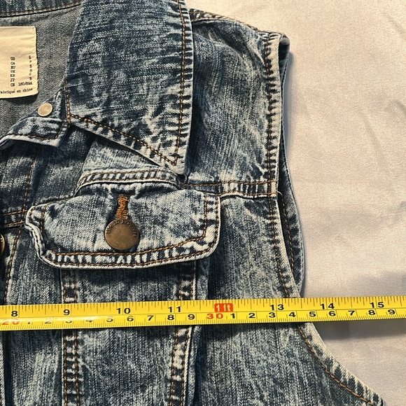 Jean Vest - Picture 6 of 9